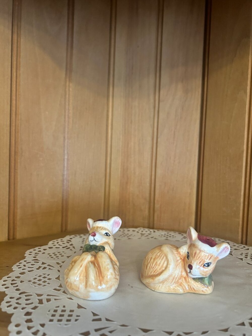 Hermitage Pottery Christmas Mice Santa Hat Salt and Pepper Shakers Set Festive